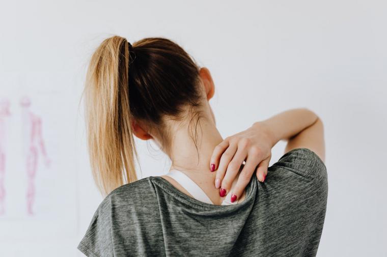Dolor de espalda en el trabajo: cómo prevenirlo en 5 pasos