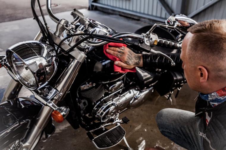 ¿Qué mantenimiento de la moto puedes hacer tú mismo?