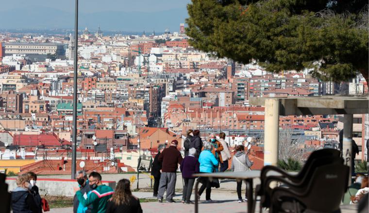 Las ayudas Cambia 360 para eliminar calderas de gasóleo y estufas contaminantes de terrazas alcanzarán este año los 3 millones de euros