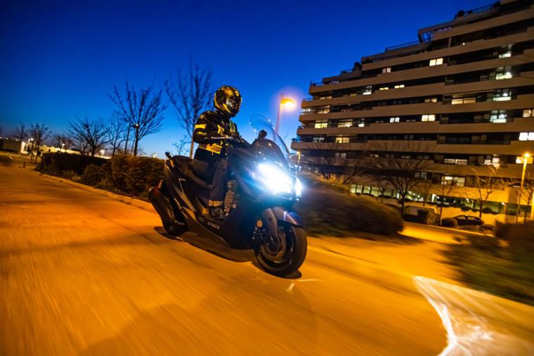 10 consejos para hacerse ver en moto