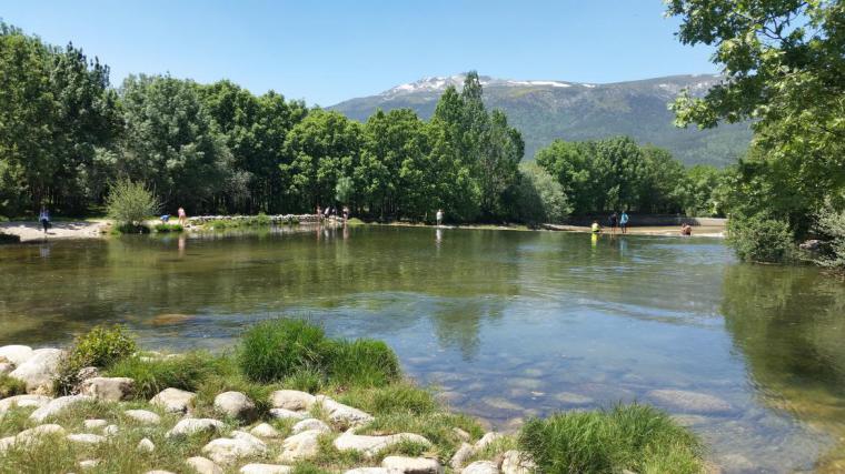 La Comunidad de Madrid inspecciona las cuatro zonas naturales aptas para el baño y alerta del peligro de hacerlo en lugares no autorizados