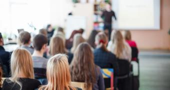 La Comunidad de Madrid mejorará la formación de los docentes elevando el grado de experimentalidad en Magisterio