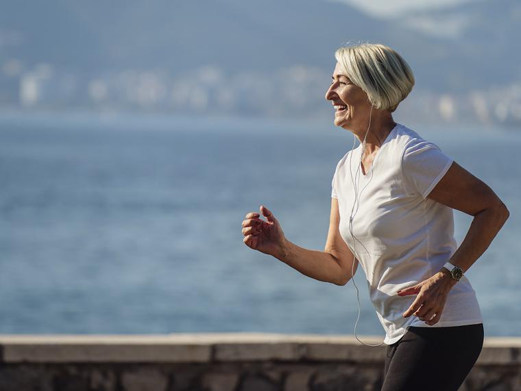 Aprende a mantener tu peso saludable durante la menopausia