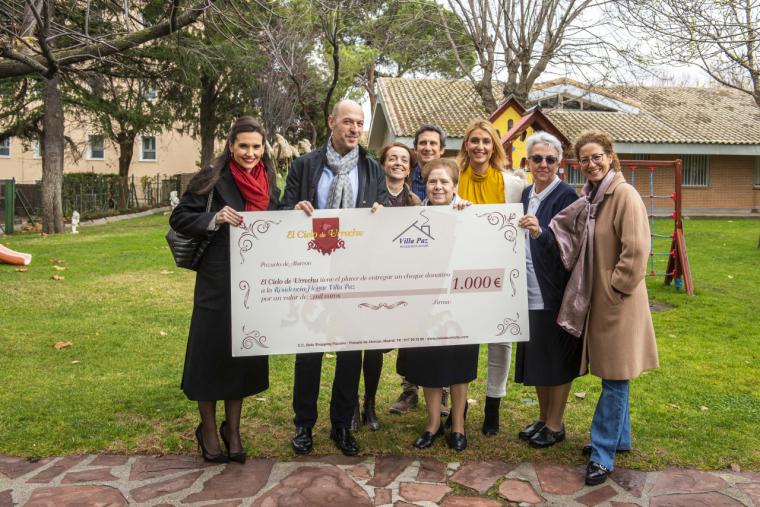 Centro Villa Paz recibe el premio del primer galardonado en la pasada edición de “Pozuelo de Tapas” celebrada en primavera