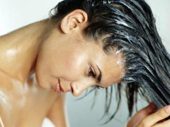 ¿Con qué frecuencia hay que lavarse el cabello si lo tienes graso?