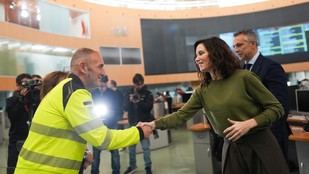 Díaz Ayuso destaca la labor de los profesionales de seguridad para esta Navidad