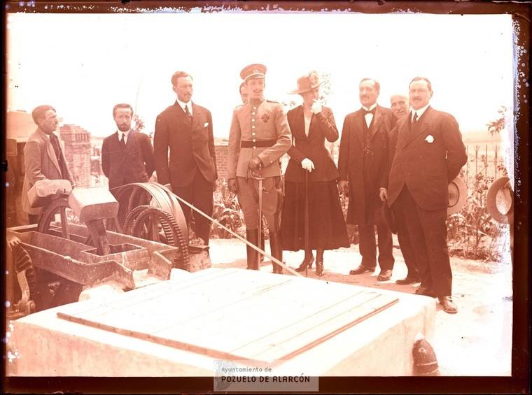 Los Reyes de España, Alfonso XIII y Doña Victoria Eugenia, inaugurando el hospital de tuberculosos de Húmera. 13 de mayo de 1916.