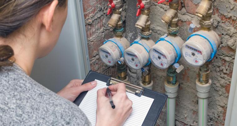 La Comunidad de Madrid recomienda proteger los contadores de agua para evitar su congelación ante la bajada de temperaturas prevista en la región