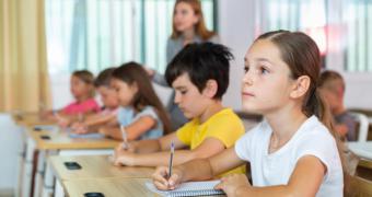 La Comunidad de Madrid financiará extraescolares y abrirá los colegios públicos en días no lectivos a partir del próximo curso