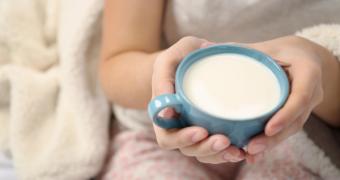 Aumenta la entrega de leche en los centros educativos para llegar a 175.000 escolares