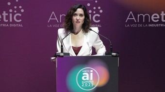 Díaz Ayuso promueve la inclusión de empresas en la transformación digital mediante IA