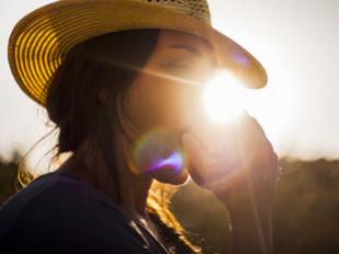 ¿Sabes cómo afectan los cuatro tipos de radiaciones solares en la piel?