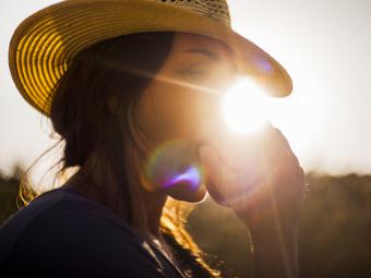 ¿Sabes cómo afectan los cuatro tipos de radiaciones solares en la piel?