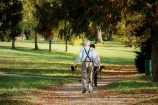 La campaña de prevención de accidentes para personas mayores de este mes gira en torno a la ola de calor