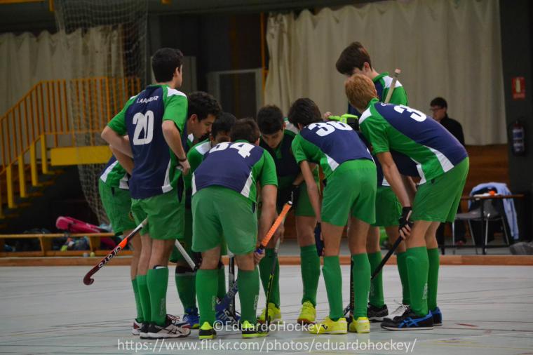 Pozuelo Azul, ganador del primer partido de la tercera división masculina de la liga madrileña de hockey sala