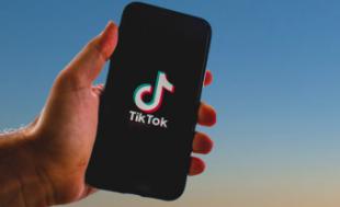 Si no es viral, no existe: Por qué TikTok dicta las reglas de la música actual