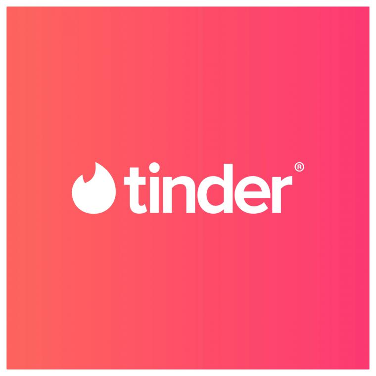 Tinder cumple 10 años y aún podrías acabar con algo más que un mal match