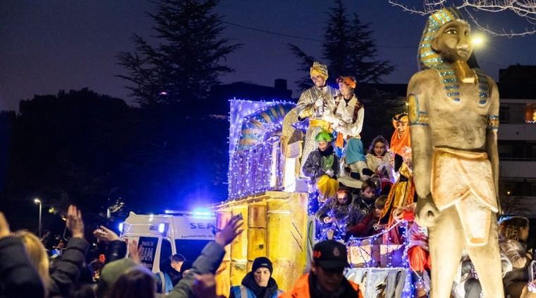 Gran Cabalgata de Reyes en Pozuelo con carrozas y caramelos para todos