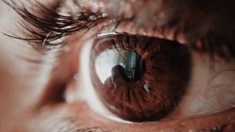 Doctora del Ramón y Cajal recibe premio por su excelencia en oftalmología