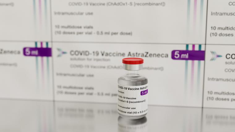 Díaz Ayuso anuncia que la Comunidad comenzará la próxima semana a poner la segunda dosis en el Zendal a menores de 60 años vacunados con AstraZeneca