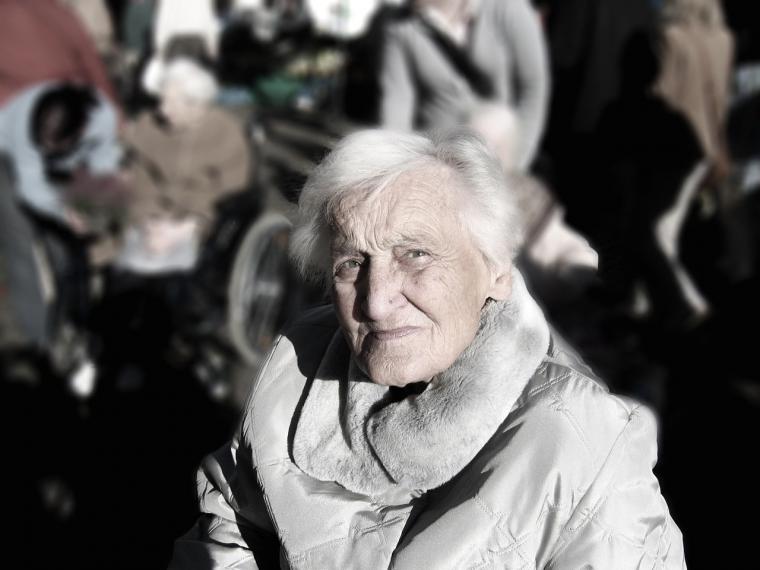 Pozuelo de Alarcón lanza programa de voluntariado intergeneracional para combatir la soledad en mayores