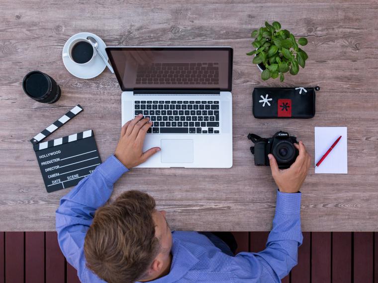 El 80% de los empleados en España son contactados por el trabajo fuera del horario laboral